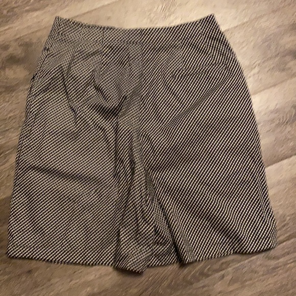 Liz Claiborne Skort 8 - Picture 4 of 4